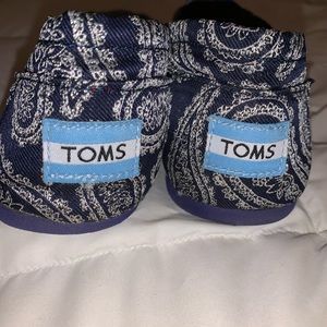 TOMS shoes